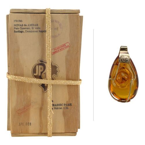 Lot #704 - Amber Gold Collection Prototype Product JPE 3 ### JURASSIC PARK (1993)