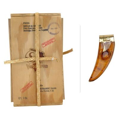 Lot #705 - Amber Gold Collection Prototype Product JPE 4 ### JURASSIC PARK (1993)