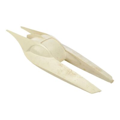Lot #872 - Zam Wesell's (Leeanna Walsman) Speeder Maquette ### STAR WARS: ATTACK OF THE CLONES (2002)