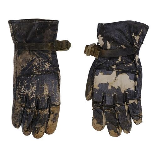 Lot #887 - Pair of First Order TIE Fighter Pilot Gloves ### STAR WARS: THE FORCE AWAKENS (2015)