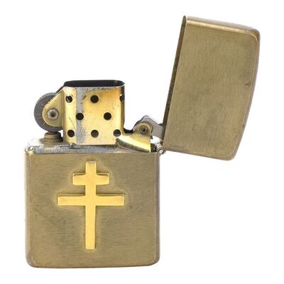 Lot #936 - Billy's (Brad Pitt) Zippo Lighter ### TALES FROM THE CRYPT (1989-1996)