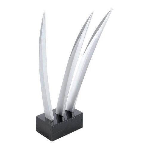 Lot #981 - Wolverine's (Hugh Jackman) Production-Made Adamantium Claw Blades ### X-MEN ORIGINS: WOLVERINE (2009)