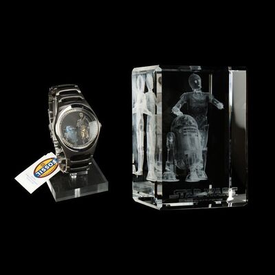 Lot #1082 - Anthony Daniels Collection: Limited Edition Fossil Watch and Laser-etched Glass C-3PO and R2-D2 Ornament ### STAR WARS MERCHANDISE