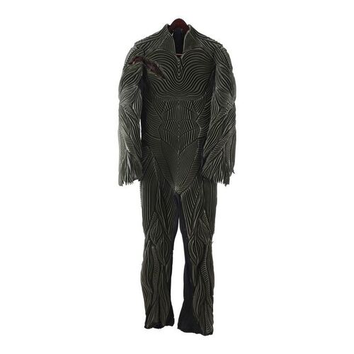 Lot #1237 - Howlyn's (Alan Van Sprang) Bloodied Costume ### EARTH: FINAL CONFLICT (1997-2002)
