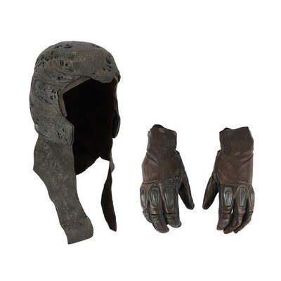 Lot #1399 - Sakaaran Helmet and Gloves ### GUARDIANS OF THE GALAXY (2014)