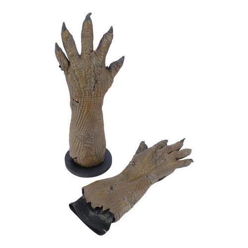 Lot #1475 - Pair of Production-Made Creature Gloves ### PERCY JACKSON & THE OLYMPIANS: THE LIGHTNING THIEF (2010)