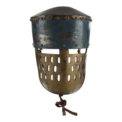 Lot #1501 - Helmet ### ROBIN HOOD (2010)