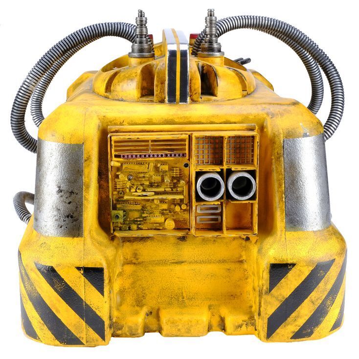 Lot # 1566: STAR WARS: THE PHANTOM MENACE (1999) - Scrubber Droid Replica