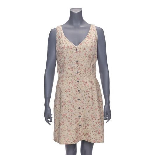 Lot #1657 - Billie Tyler's (Charlize Theron) Floral Dress ### TRIAL AND ERROR (1997)
