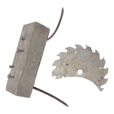 Lot #1661 - Sheriff Gurr's (Philip Granger) Screen-Matched Wooden Block with Bloodied Saw Blade ### TUCKER AND DALE VS. EVIL (2010)