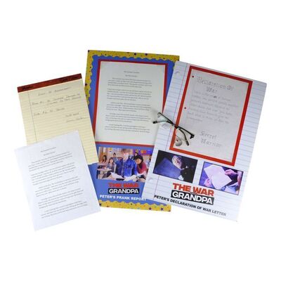 Lot #1674 - Ed Marino's (Robert DeNiro) Accessories with Peter Decker's (Oakes Fegley) Papers and Notepad ### THE WAR WITH GRANDPA (2020)