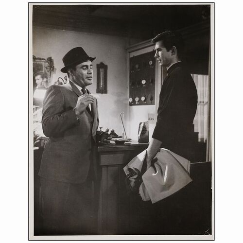 538: Oversized Promotional Photo (11" x 14" ); Fine+ ### PSYCHO (1960)