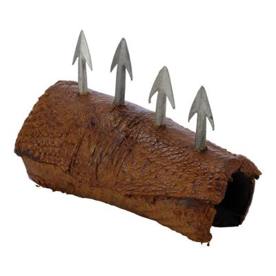 73. William Wallace's (Mel Gibson) Gauntlet with Arrowheads ### BRAVEHEART (1995)