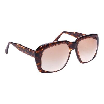 83. Sam "Ace" Rothstein's (Robert De Niro) Screen-Matched Sunglasses ### CASINO (1995)