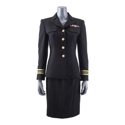 115. Lieutenant Commander Joanne Galloway's (Demi Moore) Service Dress Blue Uniform ### FEW GOOD MEN, A (1992)