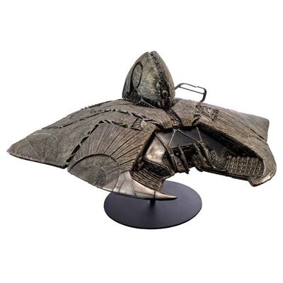 172. Screen-Matched 48-Inch Capt. Steven Hiller (Will Smith) and David Levinson (Jeff Goldblum) Area 51 Alien Attacker Model Miniature ### INDEPENDENCE DAY (1996)
