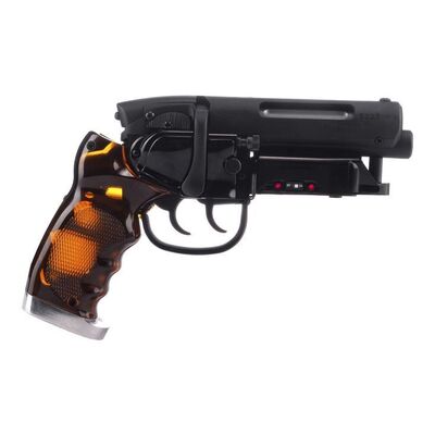 647. Light-Up Tomenosuke LAPD 2019 Blaster Assembled Model Replica ### BLADE RUNNER (1982)