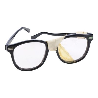 689. Arnie's (Keith Gordon) Glasses ### CHRISTINE (1983)
