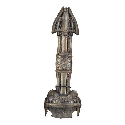 691. Riddick's (Vin Diesel) Special Effects Knife Hilt in Display ### THE CHRONICLES OF RIDDICK (2004)