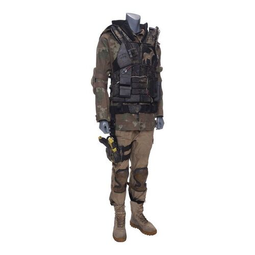 788. Drake's (Brandon Auret) Costume ### ELYSIUM (2013)