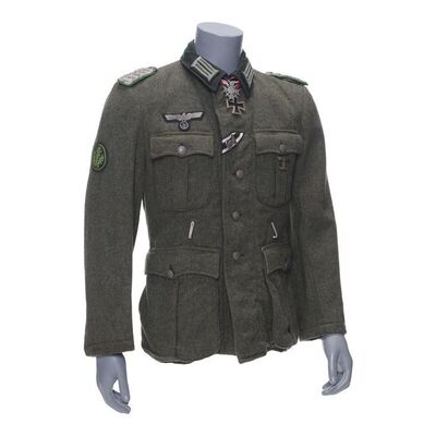 796. Major Konig's (Ed Harris) Tunic ### ENEMY AT THE GATES (2001)
