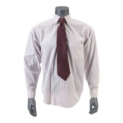 819. The Narrator's (Edward Norton) Tie and Distressed Dress Shirt ### FIGHT CLUB (1999)