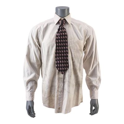 823. The Narrator's (Edward Norton) Distressed Dress Shirt and Tie ### FIGHT CLUB (1999)