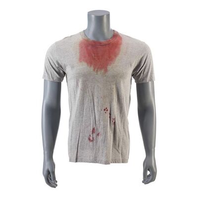 824. The Narrator's (Edward Norton) Bloodied T-Shirt ### FIGHT CLUB (1999)