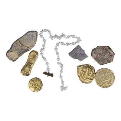 917. Set of One-Eyed Willy's Coins and Treasure ### THE GOONIES (1985)