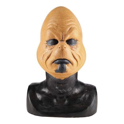 974. Grinch's (Jim Carrey) Unpainted Appliance on Bust ### HOW THE GRINCH STOLE CHRISTMAS (2000)