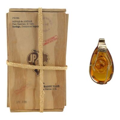 1053. Amber Gold Collection Prototype Product JPE 3 ### JURASSIC PARK (1993)