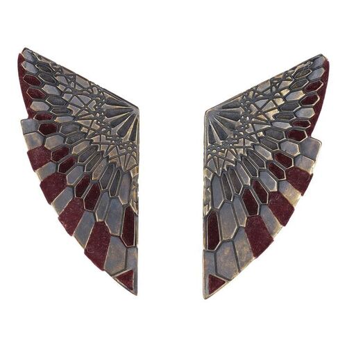 1131. Pair of Cloak of Levitation Lapel Brooches ### DOCTOR STRANGE (2016)