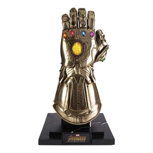 1136. Light-Up Hot Toys Thanos' (Josh Brolin) Infinity Gauntlet Replica ### AVENGERS: INFINITY WAR (2018)