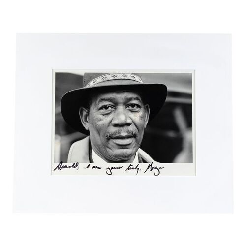 1334. Morgan Freeman-Autographed William Somerset Photo ### SE7EN (1995)