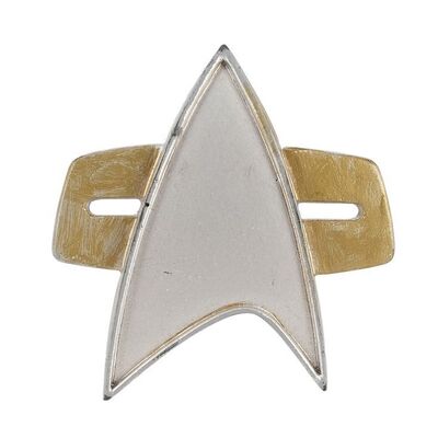 1476. Michael and Denise Okuda Collection: Starfleet Combadge ### STAR TREK: VOYAGER (1995-2001)