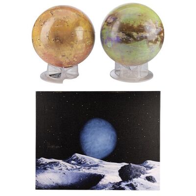 1627. Jean-Luc Picard's (Patrick Stewart) Moonscape Painting with Two Globes ### STAR TREK: PICARD (2020-2023)