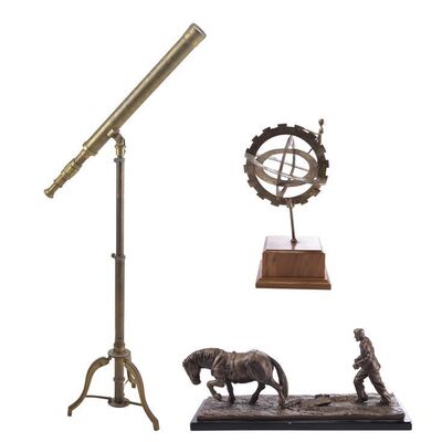 1638. Jean-Luc Picard's (Patrick Stewart) Set of Three Antique Curios ### STAR TREK: PICARD (2020-2023)