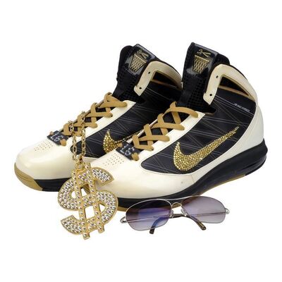 1848. Set of Les Grossman's (Tom Cruise) Accessories ### TROPIC THUNDER (2008)/MTV MOVIE AWARDS