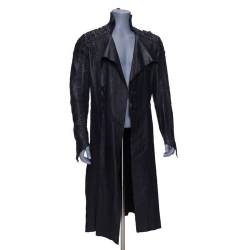1865. Lucian's (Michael Sheen) Water-Treated Leather Trench Coat ### UNDERWORLD: RISE OF THE LYCANS (2009)