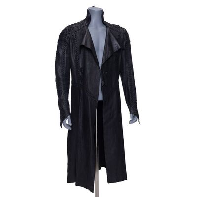 1865. Lucian's (Michael Sheen) Water-Treated Leather Trench Coat ### UNDERWORLD: RISE OF THE LYCANS (2009)
