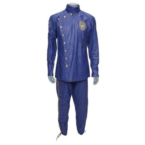 1881. Lieutenant Parker Barnes' (Denzel Washington) Police Uniform ### VIRTUOSITY (1995)