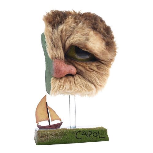 1900. Carol's (James Gandolfini) Eye Display ### WHERE THE WILD THINGS ARE (2009)