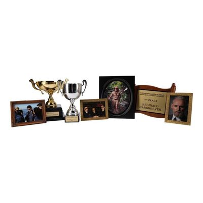 Lot #3: Hargreeves Mansion Umbrella Academy Decor ### UMBRELLA ACADEMY, THE (2019 - 2024)