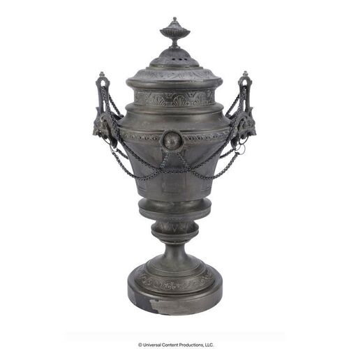 Lot #11: Sir Reginald Hargreeves's (Colm Feore) Urn ### UMBRELLA ACADEMY, THE (2019 - 2024)