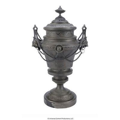 Lot #11: Sir Reginald Hargreeves's (Colm Feore) Urn ### UMBRELLA ACADEMY, THE (2019 - 2024)