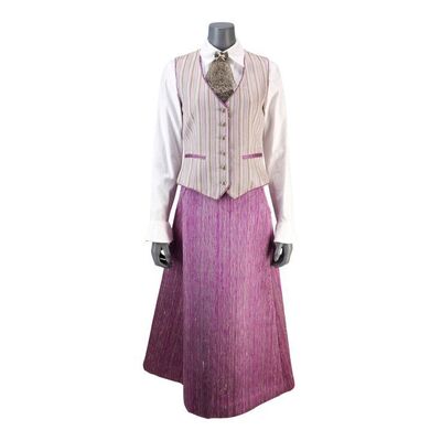 Lot #27: Grace Hargreeves's (Jordan Claire Robbins) Meets Young Vanya Costume ### UMBRELLA ACADEMY, THE (2019 - 2024)