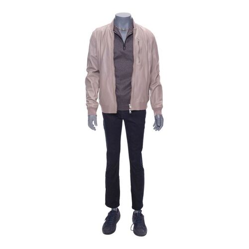 Lot #80: Ben Hargreeves's (Justin H. Min) Kidnapping Luther Costume ### UMBRELLA ACADEMY, THE (2019 - 2024)