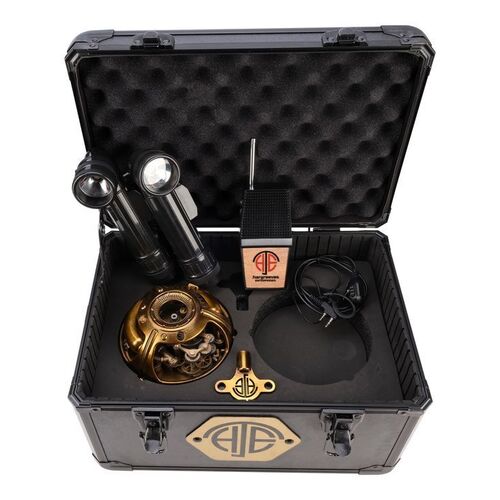Lot #250: Teen Umbrella Academy Moldova Bomb with Two Flashlights and Hargreeves Enterprises Walkie Talkie ### UMBRELLA ACADEMY, THE (2019 - 2024)