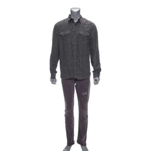 Lot #16: Rick Grimes' (Andrew Lincoln) Season 2 Costume ### WALKING DEAD, THE (2010-2022)