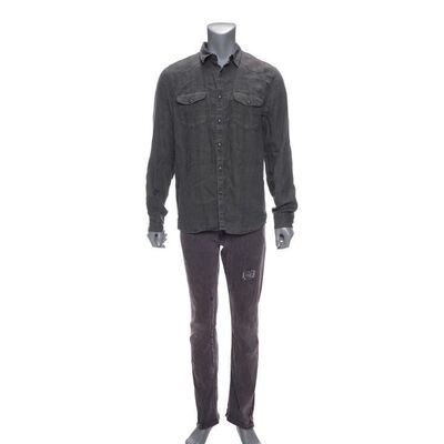 Lot #16: Rick Grimes' (Andrew Lincoln) Season 2 Costume ### WALKING DEAD, THE (2010-2022)
